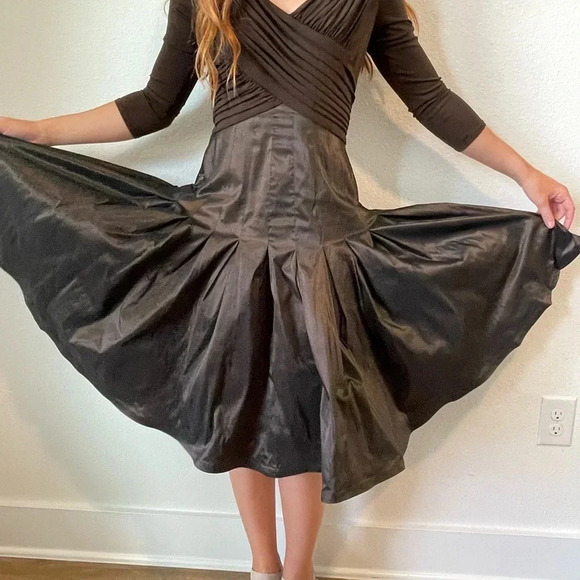 Tadashi Shoji Collection Brown Formal Fit and Flare Dress. Size 4 - Picture 13 of 15